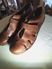 Excellent size 9.5 for sale  Mchenry