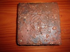 Anciens carreaux medieval d'occasion Anciens carreaux medieval d'occasion  Vernantes