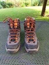 Scarponi trekking uomo usato  Viale