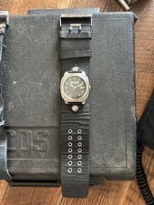 Raro relógio masculino Harley Davidson Bulova pulseira de couro larga vintage comprar usado Raro relógio masculino Harley Davidson Bulova pulseira de couro larga vintage comprar usado  Enviando para Brazil