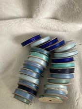 24 rolos de fita de cetim, vários tons azuis, larguras de 1/4" e 1/8" novo e parcial comprar usado  Enviando para Brazil