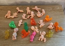 Lot figurines bébé d'occasion  Châtillon-Coligny