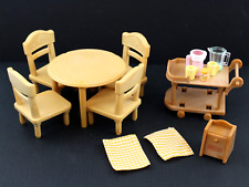 Mesa de jantar Calico Critters Sylvanian Families cozinha 4 cadeiras carrinho de servir, usado comprar usado  Enviando para Brazil