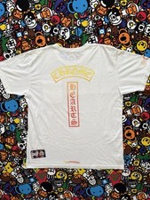 Camiseta logotipo caixa gradiente branca corações cromados comprar usado  Enviando para Brazil