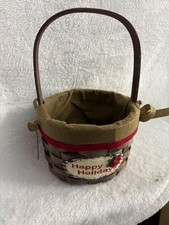 CESTA DE VIME FELIZ FERIADO 5" X 7" COM FORRO DE FELTRO comprar usado CESTA DE VIME FELIZ FERIADO 5" X 7" COM FORRO DE FELTRO comprar usado  Enviando para Brazil