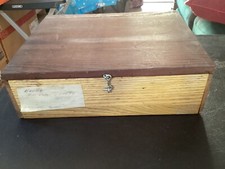 Caixa de armazenamento de madeira caseira resistente 13" x 10 1/4" x 4" de altura, usado comprar usado  Enviando para Brazil
