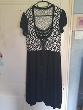Robe noire blanche d'occasion  Bergues