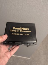 Feminazi tampon dispenser d'occasion  Expédié en Belgium