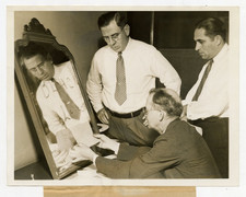 Vintage 1936 Murderer’s Mirror Writing “Black Legion Game” Rufo Swain Chicago Ph comprar usado  Enviando para Brazil