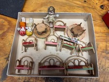 Conjunto de cadeiras, bonecas, caixa de Natal Marshall Field vintage casa de bonecas década de 1930 comprar usado  Enviando para Brazil