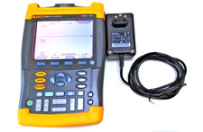 Fluke scopemeter 196b usato  Castellammare di Stabia