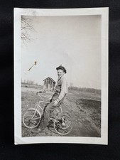 Fotografia antiga de triciclo jovem em preto e branco comprar usado  Enviando para Brazil