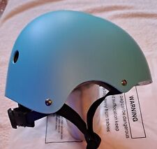 Nuovo. casco skate usato  Roma
