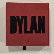 Bob Dylan - DYLAN CD 2007 - 3-DISC BOX SET + BOOK + CARDS - LIMITED EDITION RARE comprar usado Bob Dylan - DYLAN CD 2007 - 3-DISC BOX SET + BOOK + CARDS - LIMITED EDITION RARE comprar usado  Enviando para Brazil