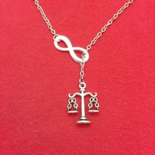 Colar Lady Justice Scale prata antiga feita à mão 18" estilo Lariat Y., usado comprar usado  Enviando para Brazil