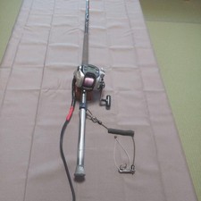 Conjunto de molinetes de pesca Daiwa carretel elétrico 500W e cabo de vara de barco 50-350I comprar usado  Enviando para Brazil