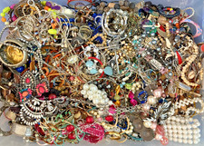 Vintage jewelry junk for sale  Saint Petersburg