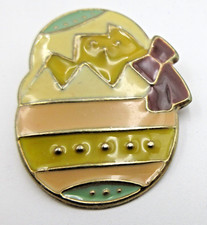 BROCHE PIN VINTAGE INCOMUM COLORIDO ARCO DE OVOS DE PÁSCOA Frango rosa amarelo azul tom dourado, usado comprar usado  Enviando para Brazil