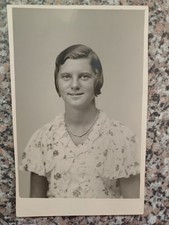 Portrait lachendes junges gebraucht kaufen  Schönebeck (Elbe)