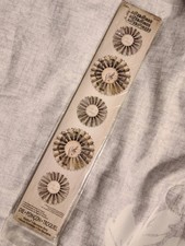 Tiras decorativas Sizzix Sizzlits - Mini rosetas de papel por Tim Holtz comprar usado Tiras decorativas Sizzix Sizzlits - Mini rosetas de papel por Tim Holtz comprar usado  Enviando para Brazil