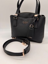 Bolsa tiracolo GUESS Lyndi Girlfriend crocodilo em relevo pequena satchel - Preta comprar usado Bolsa tiracolo GUESS Lyndi Girlfriend crocodilo em relevo pequena satchel - Preta comprar usado  Enviando para Brazil