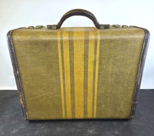 Mala vintage de tweed com acabamento de couro e padrão listrado 12 x 15 x 5" comprar usado Mala vintage de tweed com acabamento de couro e padrão listrado 12 x 15 x 5" comprar usado  Enviando para Brazil