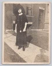 Pretty young woman for sale  Columbia