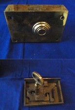 Serrure bronze ancienne d'occasion Serrure bronze ancienne d'occasion  Saint-Laurent-de-la-Cabrerisse