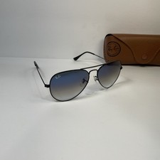 Usado, Óculos de sol Ray-Ban aviador RB3025 58mm armação preta e lentes degradê azul 002/3F comprar usado Usado, Óculos de sol Ray-Ban aviador RB3025 58mm armação preta e lentes degradê azul 002/3F comprar usado  Enviando para Brazil