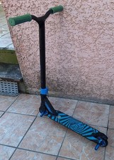 Trottinette bleu alu d'occasion  Saint-André-de-Sangonis