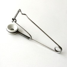 Ancien dénoyauteur réceptacl d'occasion Ancien dénoyauteur réceptacl d'occasion  Saint-Sorlin-en-Valloire