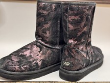 Ugg boot classic d'occasion  Expédié en Belgium