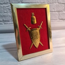 Imagem rara com espadas escudo capacete armadura cavaleiro metal templários comprar usado  Enviando para Brazil