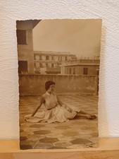 Donna seduta sul usato  Bologna