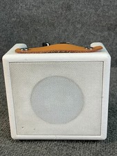 Usado, Mini amplificador de guitarra Loog 🎸 compacto 3 W amplificador de prática de bateria – Branco comprar usado  Enviando para Brazil