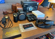 Sony 2 batteries d'occasion  La Garde