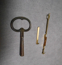 Ancienne clé horloge d'occasion  Salbris