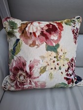 Beautiful large velvet for sale Beautiful large velvet for sale  READING