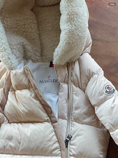 Giacca moncler logo usato Giacca moncler logo usato  Spedire a Italy