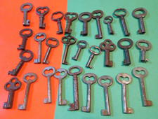 LOTE DE 27 PEQUEÑAS LLAVES ESQUELETO BARRIL ABIERTO VINTAGE APARADOR ZAA27 ANTIGUO segunda mano  Embacar hacia Mexico
