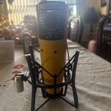 Microfone de gravação condensador profissional com suporte. Funciona testado comprar usado Microfone de gravação condensador profissional com suporte. Funciona testado comprar usado  Enviando para Brazil