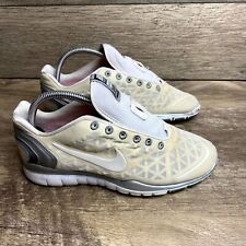 Usado, Nike Free TR Fit 2 487789-102 Para mujeres 7.5 Zapatos Blancos Con Cordones Tenis Atléticos segunda mano  Embacar hacia Argentina