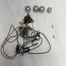 Pré-amplificador Ibanez Gio GSR205 Phat II EQ + potes + botões cromo 5 cordas baixo 2015 comprar usado Pré-amplificador Ibanez Gio GSR205 Phat II EQ + potes + botões cromo 5 cordas baixo 2015 comprar usado  Enviando para Brazil