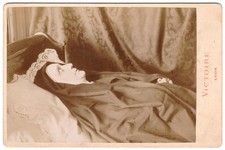 Post mortem religieuse d'occasion  Paris XV
