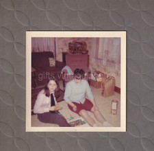 Fotografia colorida encontrada ORIGINAL 1969 pintura sentada para meninas C2876 comprar usado  Enviando para Brazil