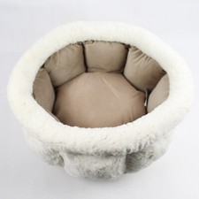 Usado, Cama de cachorro Best Friends by Sheri Pet pequena 16" pele sintética branca lavável na máquina comprar usado  Enviando para Brazil