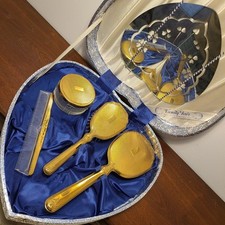 vintage Conjunto de cômoda Vanity Fair, em forma de coração caixa comprar usado  Enviando para Brazil