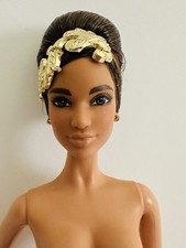 Barbie Signature Guo Pei Barbie Żółta Królowa Naga Luźna lalka 2022 na sprzedaż  Wysyłka do Poland