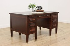 Traditional vintage mahogany for sale  Kaukauna