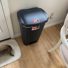 12.1 gallon trash for sale  Palos Hills